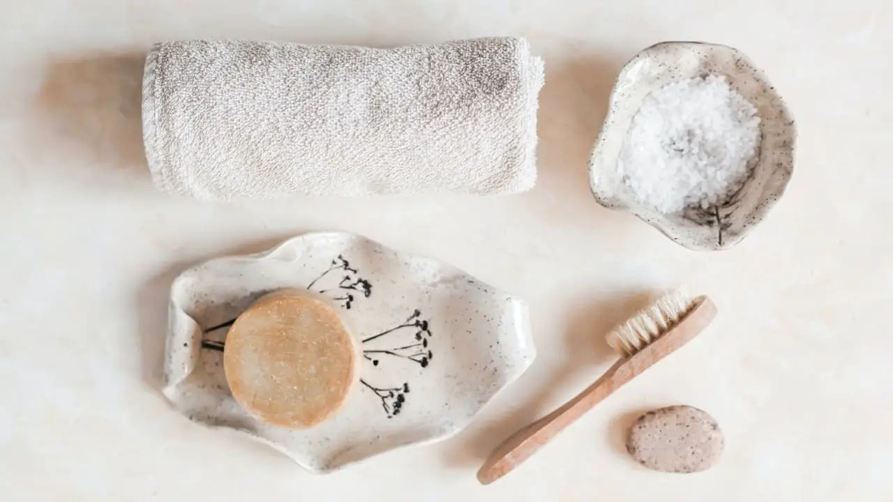 DIY Exfoliating Body Wash with Salt: The Beautician's Guide