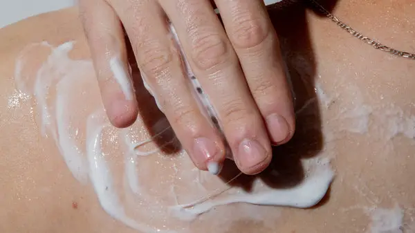 "Sweat Rash vs Butt Acne: What Beauticians Need to Know"