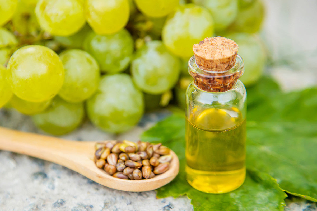 What is Grapeseed Oil Good for? Benefits and Uses Explained