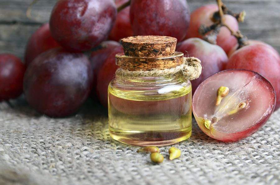 What Are the Benefits of Grapeseed Oil for Beauticians?