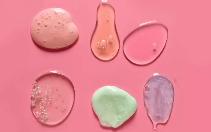 Exfoliating Body Wash for Women's Skin: A Beautician's Guide