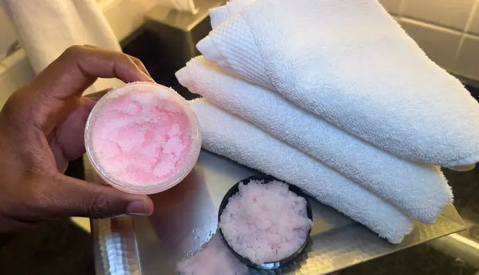 How Does Exfoliating Body Wash Work? Discover the Secrets