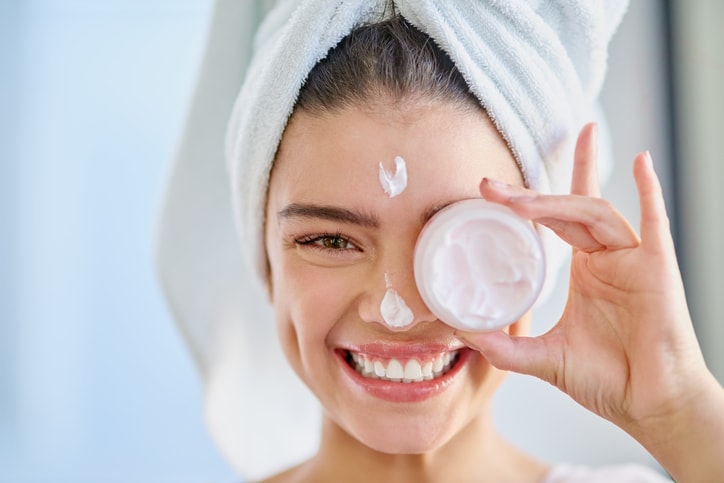 Skincare Routine for Combination Skin: A Beautician's Guide