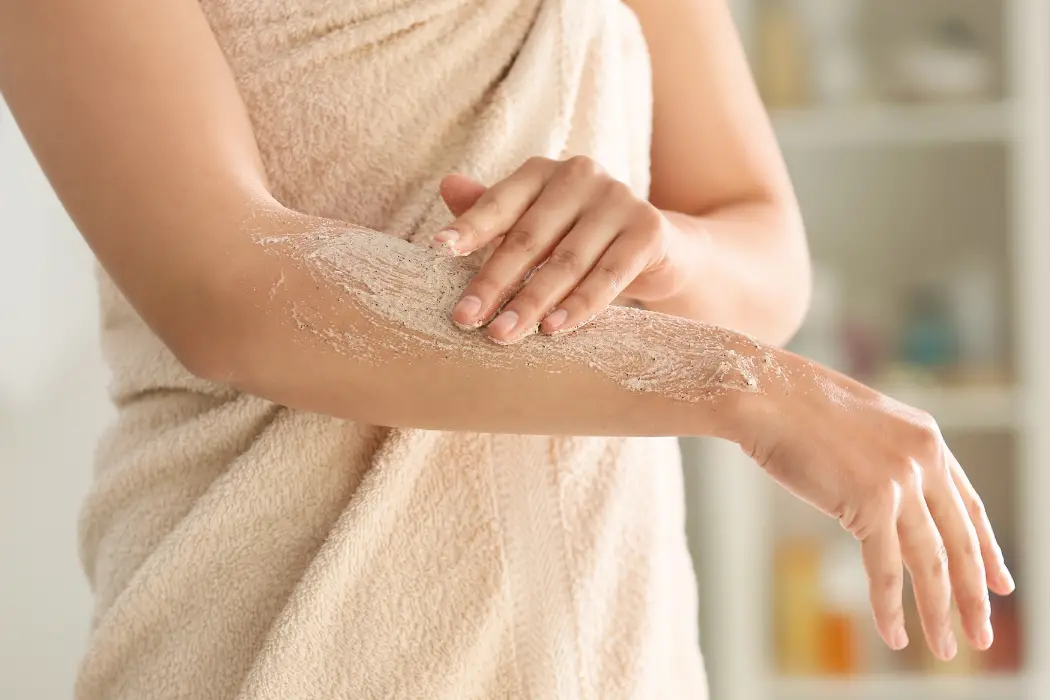 Travel Tips with Exfoliating Body Wash: Beautician's Guide
