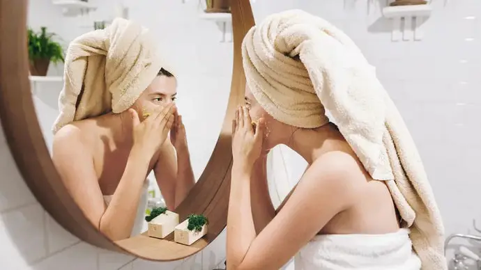 Benefits of Vitamin C Serum: A Beautician's Guide