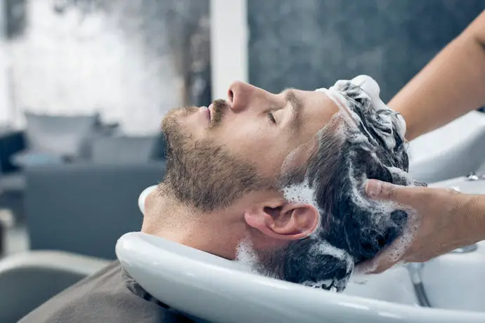 What Shampoo is Best for Thinning Hair? A Beautician's Guide