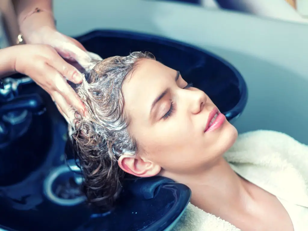 How Often Should Men Shampoo Their Hair? A Beauticians Guide