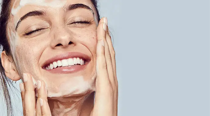 Best Skincare Routine for Oily Skin: Tips for Beauticians