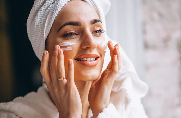 Best Ingredients for Acne-Prone Skin: Essential Tips for Beauticians